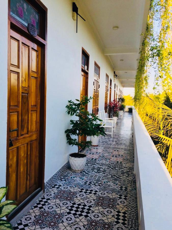Lagi 1001 Nights Hotel Esterno foto